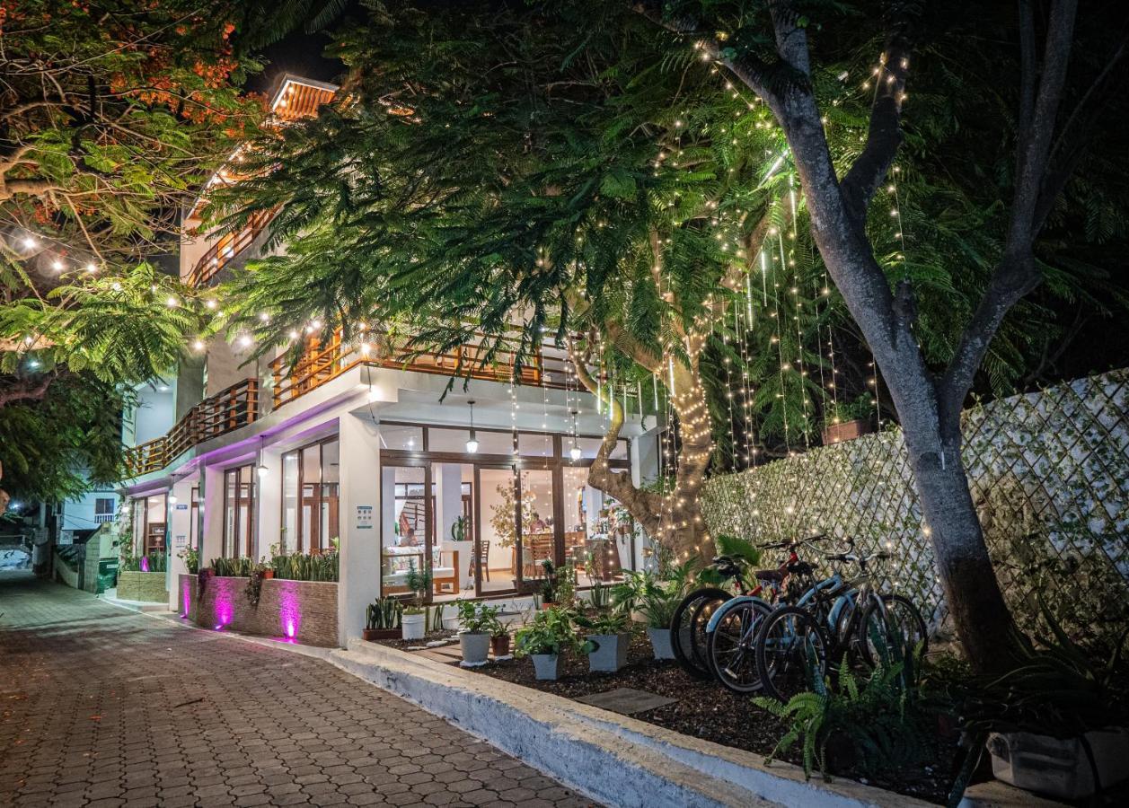 Hotel La Isla Puerto Ayora  Eksteriør billede